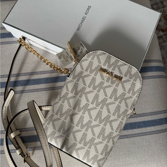 Michael Kors Handbags - Michael Kors Vanilla/Acorn Signature Crossbody with Gold Chain